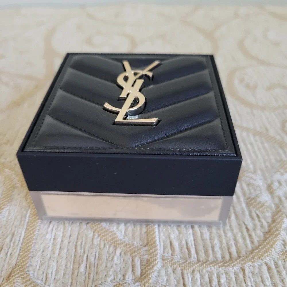 YSL All Hours Hyper Blur Multi-Use Loose Powder Shade 02 0.35oz‎ New In Box